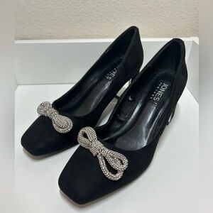 𐙚 Jones New York Aurdeena Black Suede Square Toe Block Heel - Size 6.5M